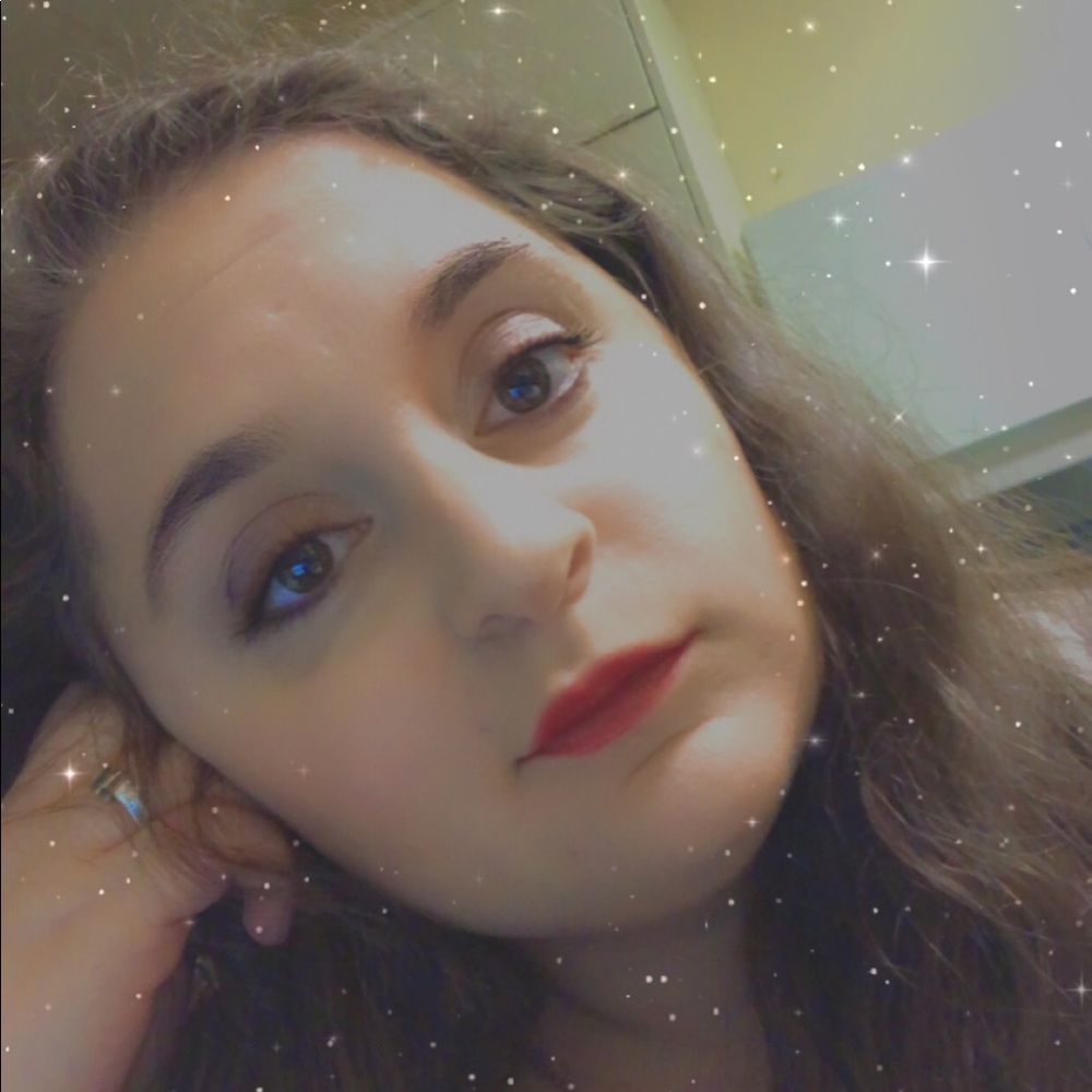 Meet your Posher, Ariane